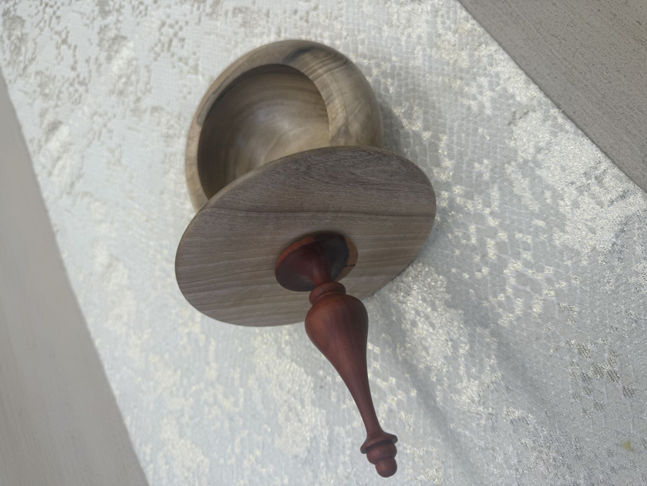 طراحی و ساخت انواع مصنوعات چوبی